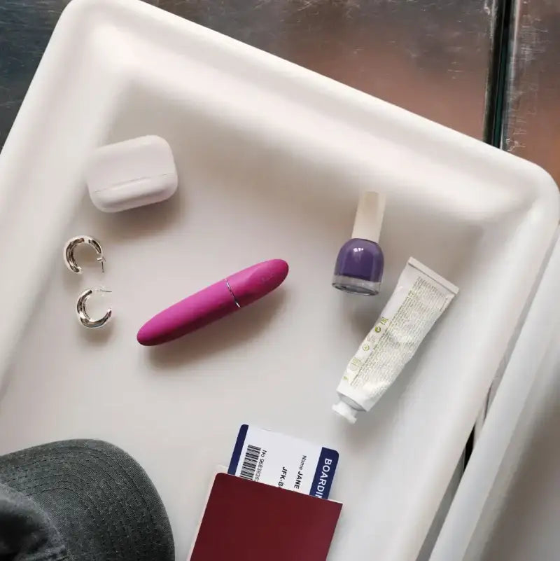 LELO Mia 3 Clitoral Vibrator Deep Rose interactive clitoral vibrator with deep rose finish and ergonomic contours for comfort Singapore
