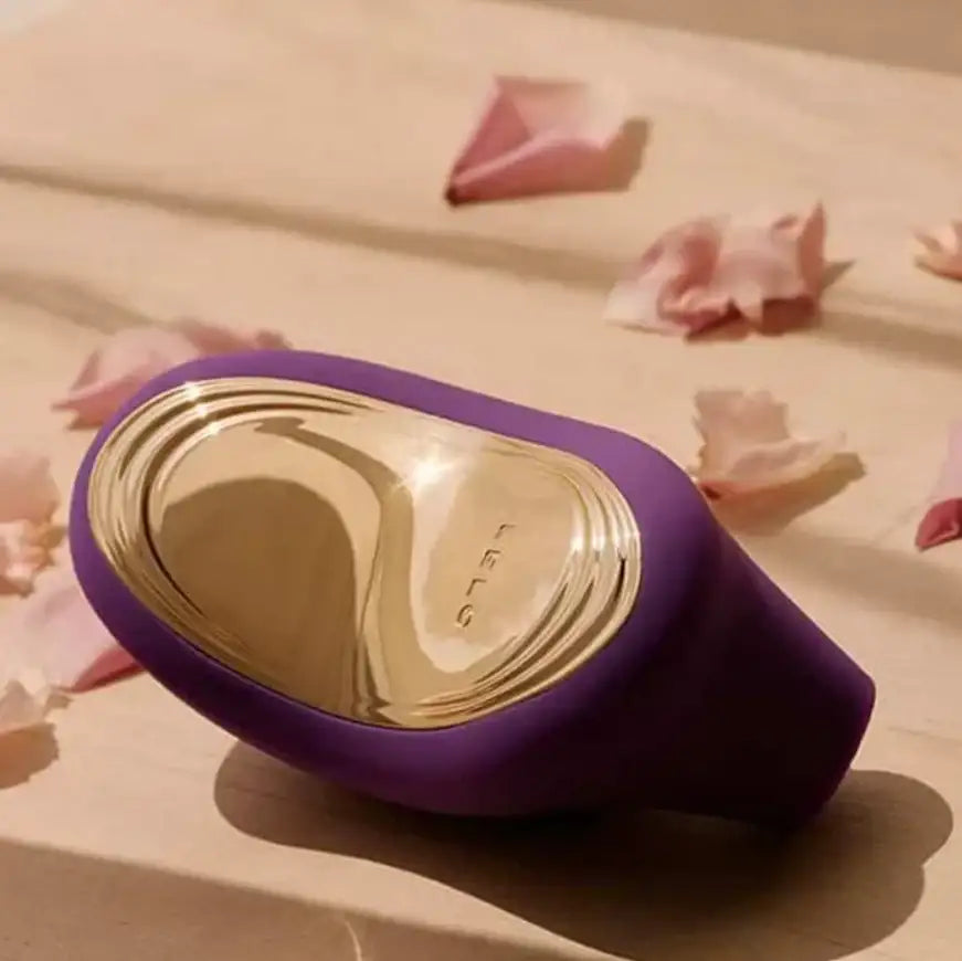 LELO Sona 2 Travel Sonic Clitoral Massager Purple ergonomic, lightweight, and easy to hold design for comfortable handling Singapore