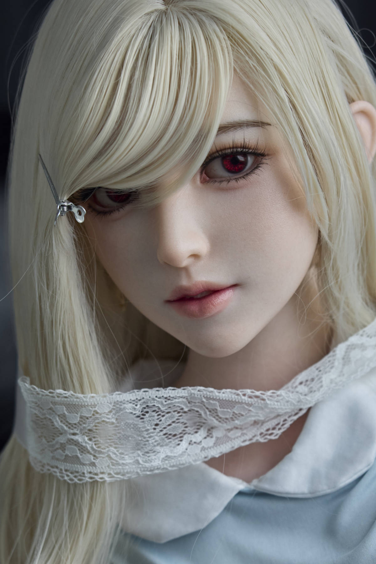 Starpery 151 cm B - Chuye – close-up portrait with soft blonde hair and a lace collar