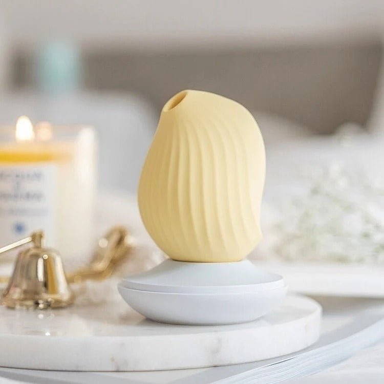 OSUGA Cuddly Bird Classic ergonomic design compact suction device with lamp feature Singapore