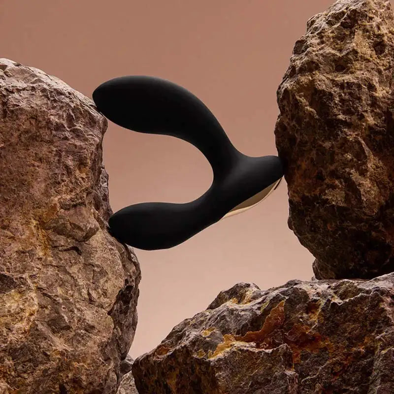 LELO Hugo 2™ APP Prostate Massager Black flexible and ergonomic structure for comfortable insertion and precise control Singapore
