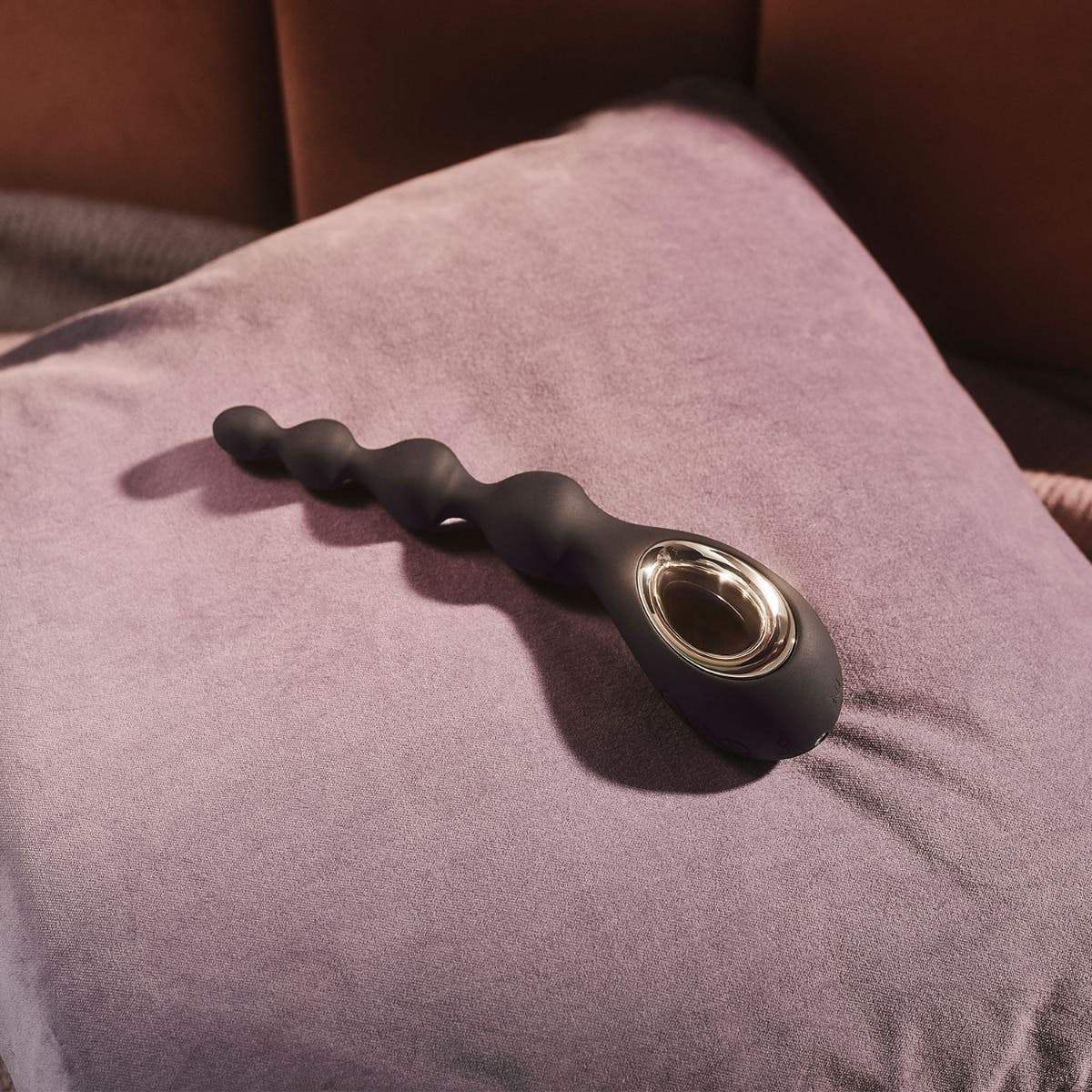 LELO Soraya Beads Anal Massager Black waterproof construction allows safe use in shower or bath environments Singapore