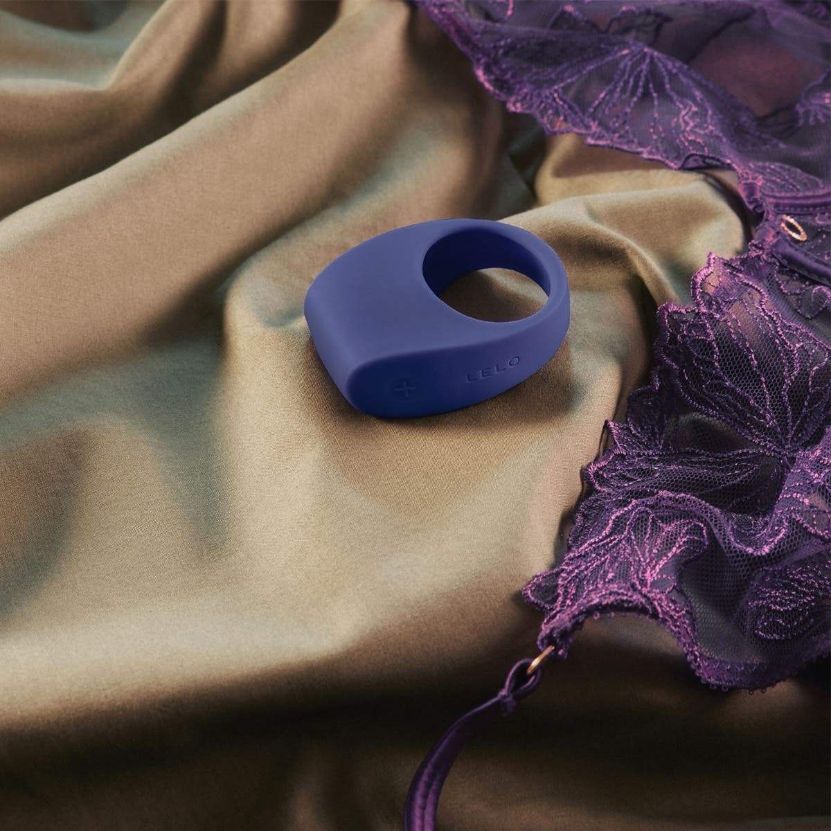 LELO Tor 3 Rechargeable vibrating ring multiple vibration modes powerful motor USB charging convenience Singapore