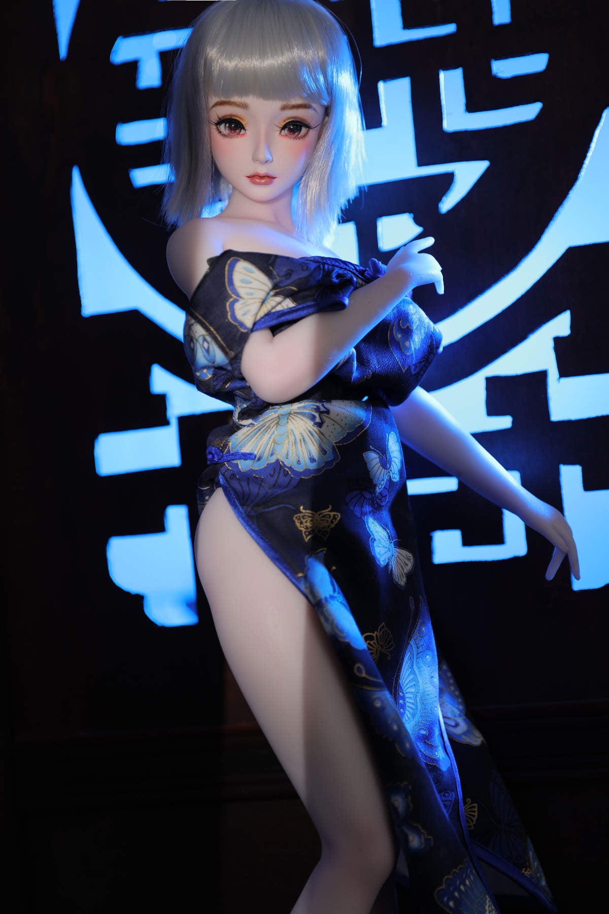 CLIMAX DOLL Mini J60 cm Hybrid - Ling (White) – side pose showing leg through the cheongsam slit