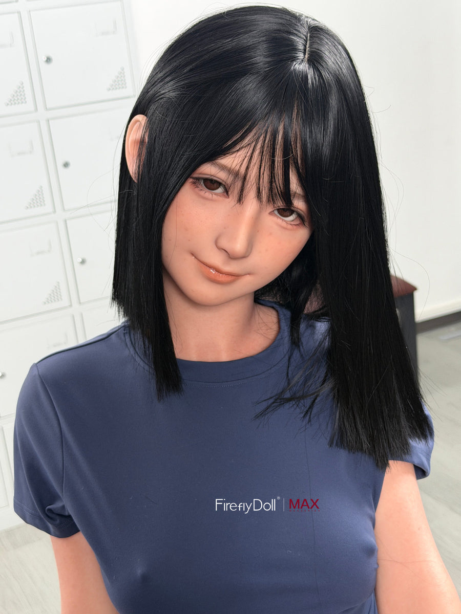 Firefly Diary Doll 153 cm B Max Series Silicone - Qiandao close-up upper body shot in navy blue t-shirt, short dark hair with bangs, gym indoor background