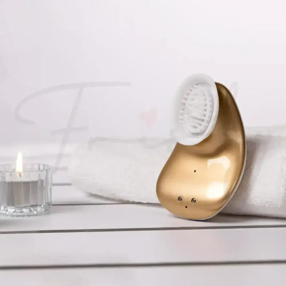 SHOTS Twitch Handsfree Suction and Vibration Toy Gold Perfect for handsfree stimulation, solo play, or enhancing couple intimate sessions Singapore