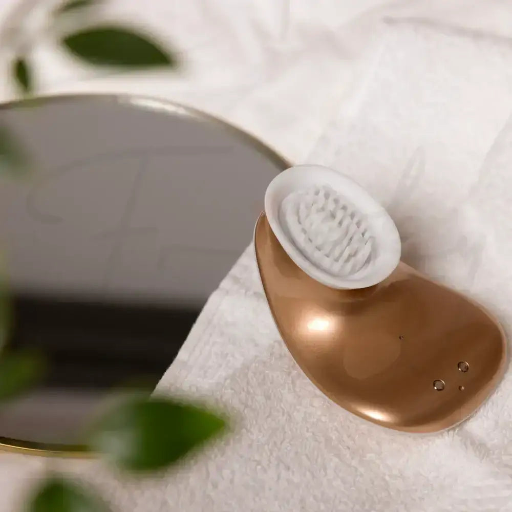 SHOTS Twitch Handsfree Suction and Vibration Toy Gold Compact and travel-friendly design for discreet pleasure on the go Singapore