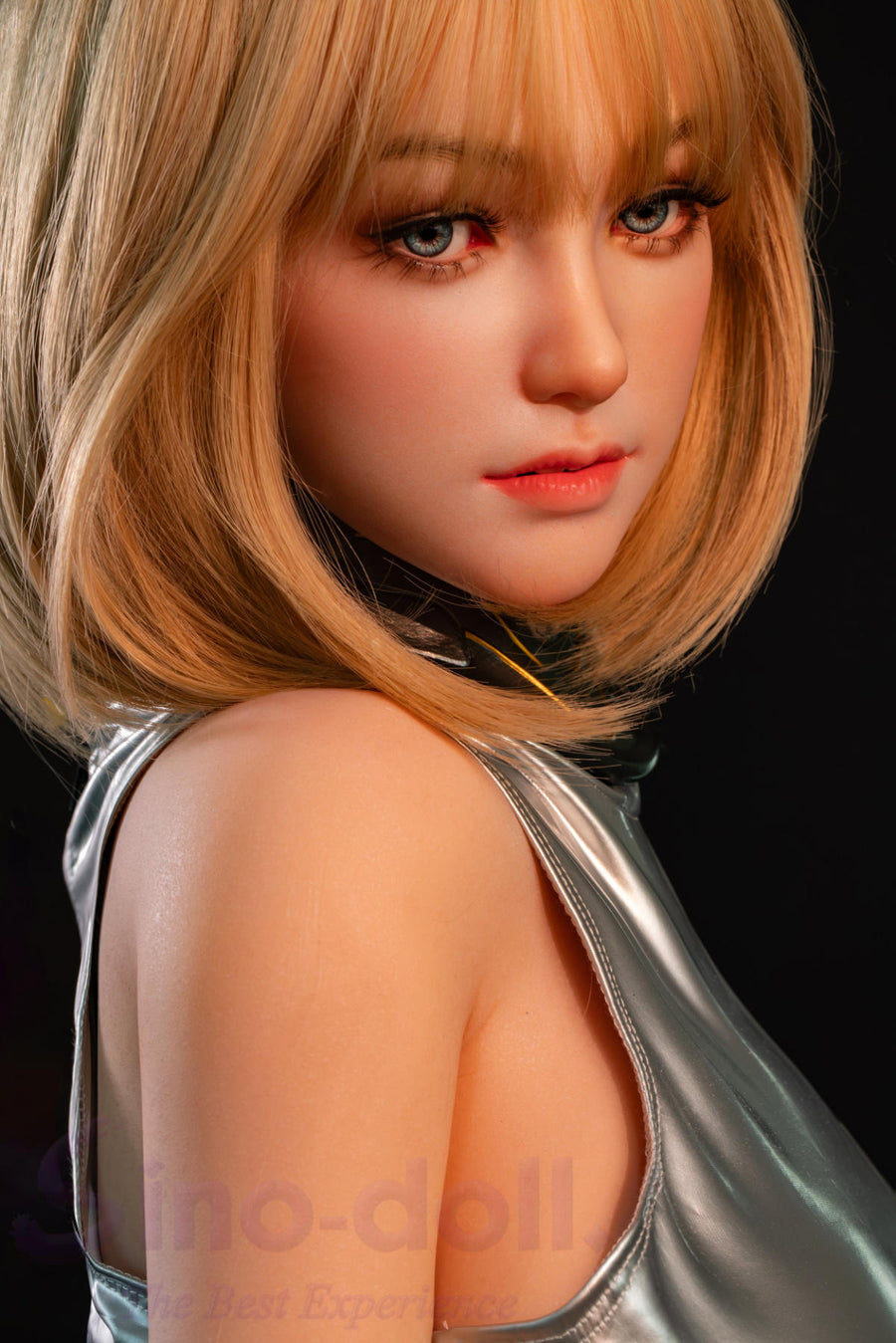 Close-up of Sino Doll Pro Soft Max 167 cm Platinum Silicone - Linchun (R+S Effect) with blonde hair and a silver top.