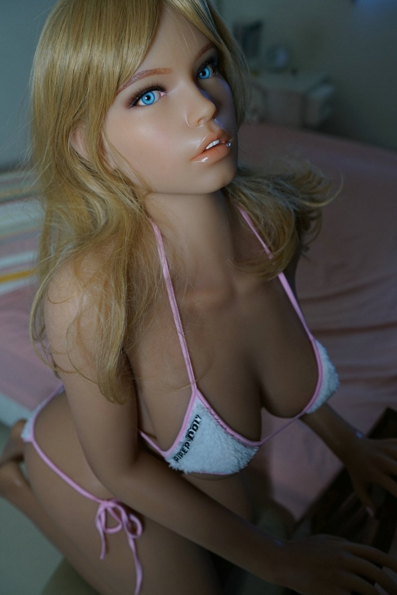 Piper Doll 160 cm G Silicone - Jenna - FRISKY BUSINESS SG