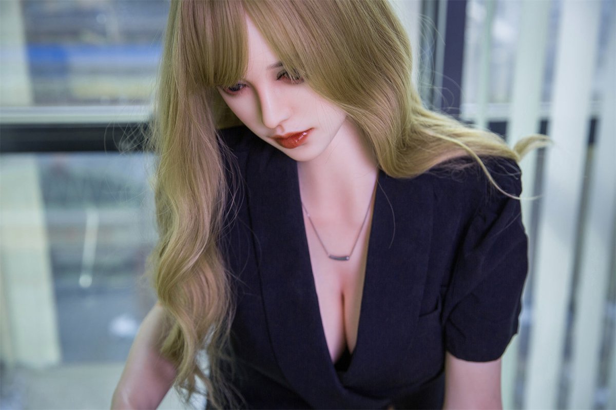 QITA Doll 164 cm Silicone - Joanna - FRISKY BUSINESS SG